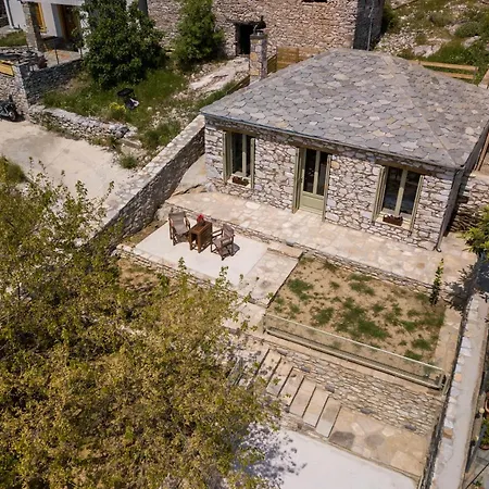 Дом отдыха Ahirona *